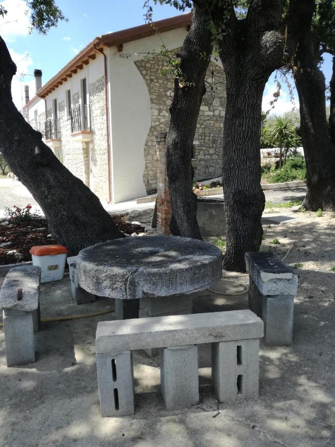 B&B Pozzo Innamorato 蒙泰内罗迪比萨恰 外观 照片