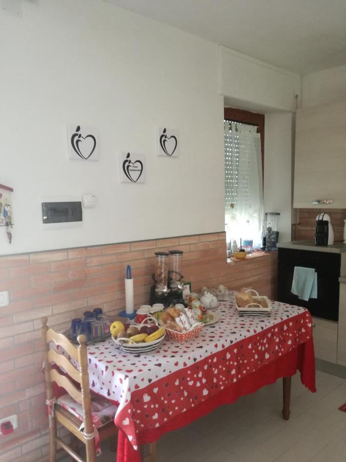 B&B Pozzo Innamorato 蒙泰内罗迪比萨恰 外观 照片