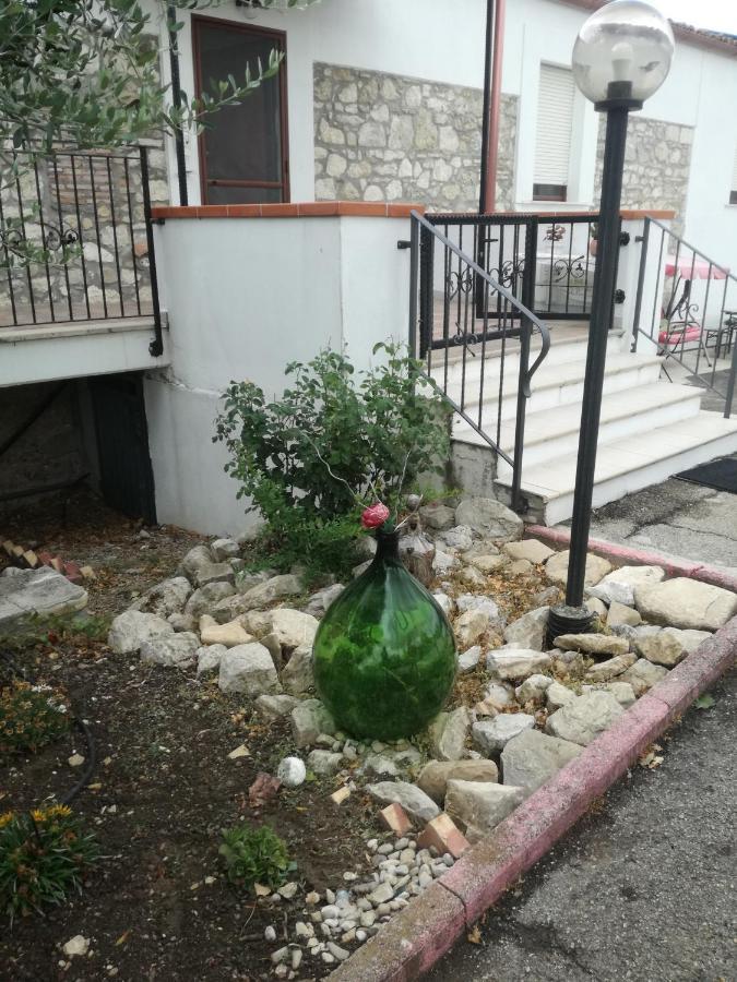B&B Pozzo Innamorato 蒙泰内罗迪比萨恰 外观 照片